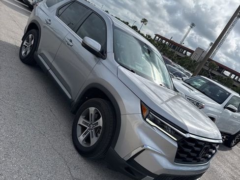 Used 2025 Honda Pilot EX-L image 3