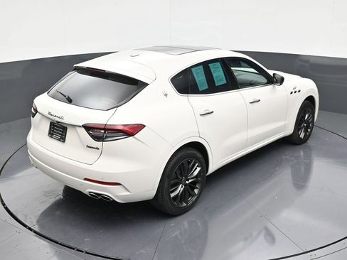 Used 2024 Maserati Levante GT Ultima image 16
