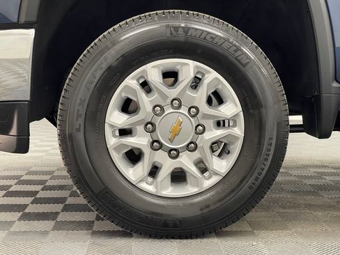 Used 2022 Chevrolet Silverado 2500 LT w/ Convenience Package RWD image 13