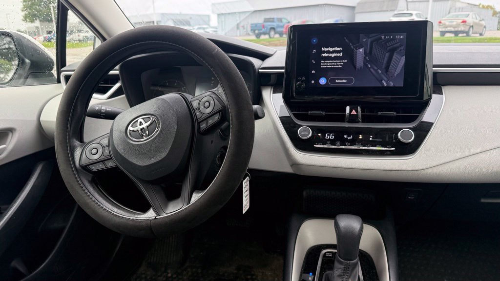 Used 2024 Toyota Corolla LE FWD image 9
