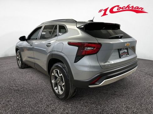 Certified 2024 Chevrolet Trax LT w/ Driver Confidence Package image 19