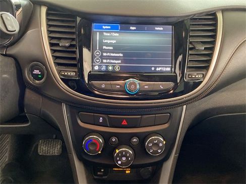 Used 2019 Chevrolet Trax LT w/ LT Convenience Package image 38