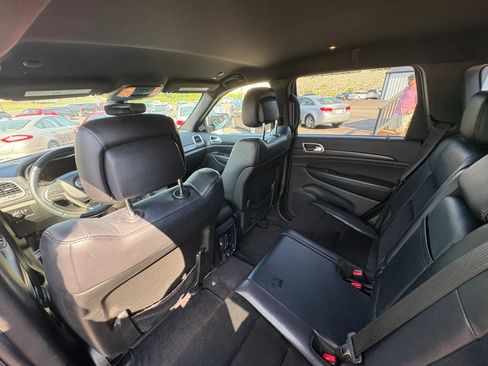 Used 2018 Jeep Grand Cherokee Altitude AWD/4WD image 25