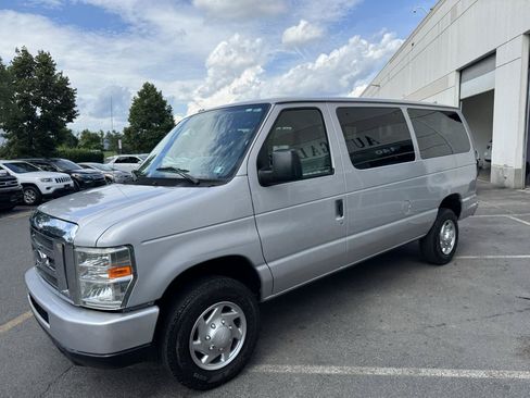 Used 2013 Ford E-350 and Econoline 350 XLT RWD image 10