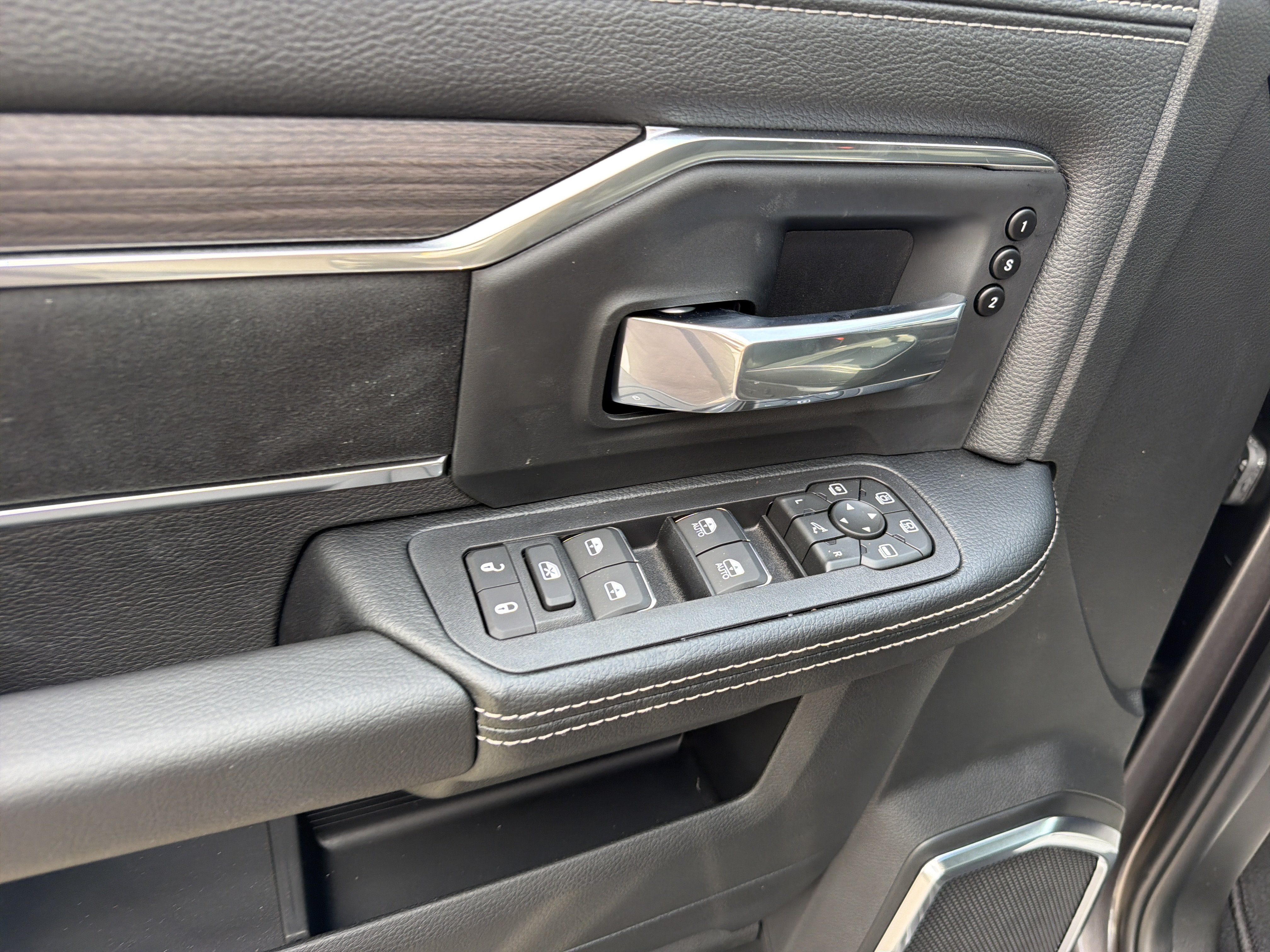 New 2027 RAM 2500 Laramie AWD/4WD image 15