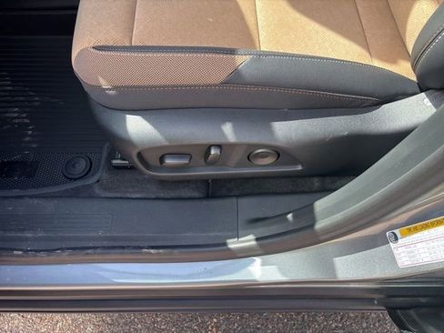 New 2026 Chevrolet Equinox ACTIV w/ Convenience Package III AWD/4WD image 10