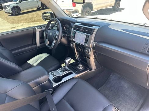 Used 2022 Toyota 4Runner TRD Sport AWD/4WD image 30