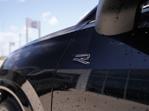 New 2026 Volkswagen Tiguan SE R-Line FWD image 4
