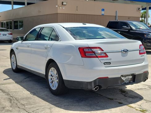 Used 2015 Ford Taurus SE FWD image 3