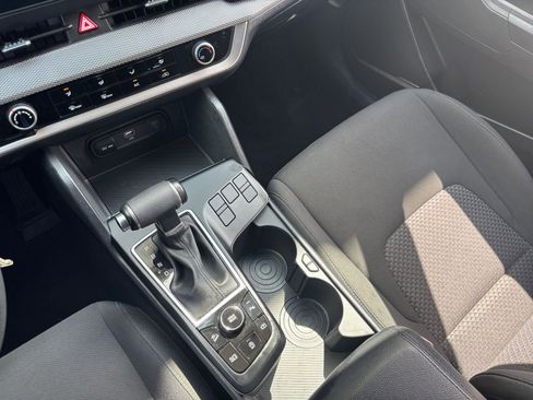 Used 2025 Kia Sportage LX FWD image 40