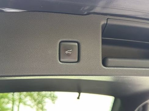 Certified 2024 Ford Escape Platinum AWD/4WD image 21