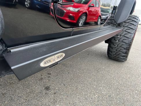 Used 2018 Jeep Wrangler Unlimited Rubicon AWD/4WD image 14