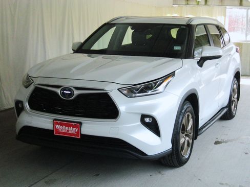 Used 2023 Toyota Highlander Bronze Edition image 26