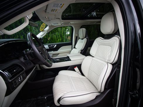 Used 2024 Lincoln Navigator L Black Label AWD/4WD image 16
