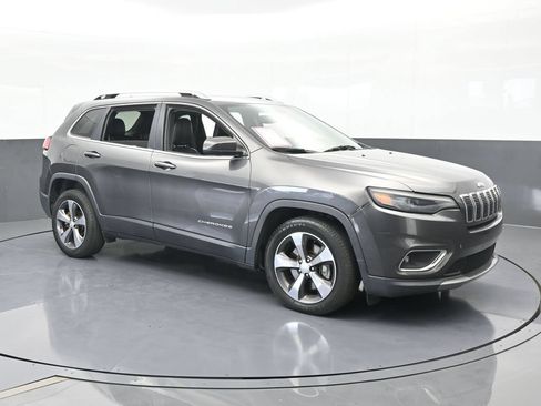 Used 2019 Jeep Cherokee Limited FWD image 8