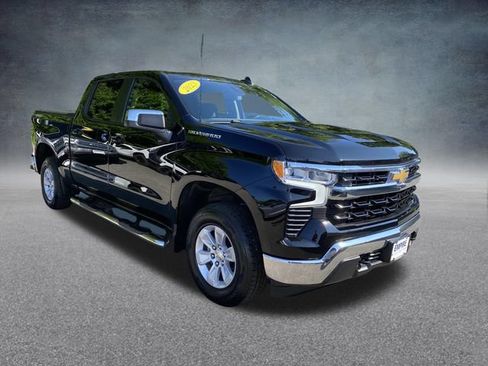 Used 2023 Chevrolet Silverado 1500 LT w/ Protection Package AWD/4WD image 4