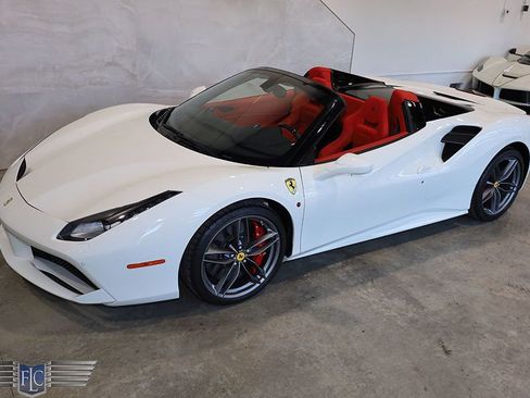 Used 2019 Ferrari 488 Spider image 54