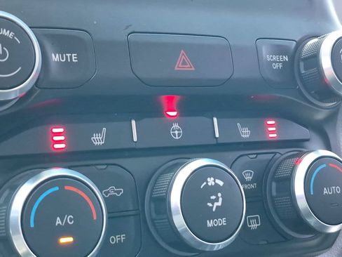 Used 2019 RAM 1500 Big Horn AWD/4WD image 10