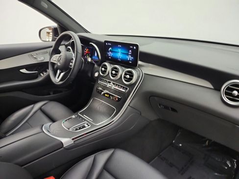 Used 2022 Mercedes-Benz GLC 300 image 21