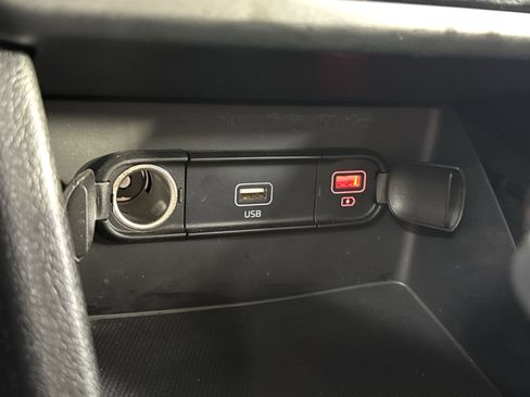 Used 2022 Kia Niro LXS FWD image 43