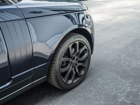 Used 2018 Land Rover Range Rover Supercharged AWD/4WD image 11