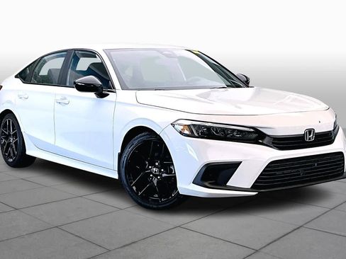 Used 2023 Honda Civic Sport image 3