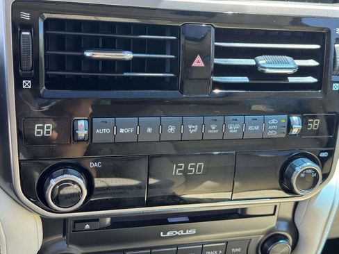Used 2023 Lexus GX 460 Premium w/ Premium Package AWD/4WD image 29