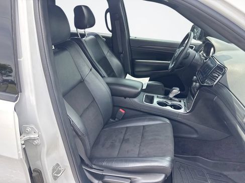Used 2019 Jeep Grand Cherokee Altitude AWD/4WD image 25