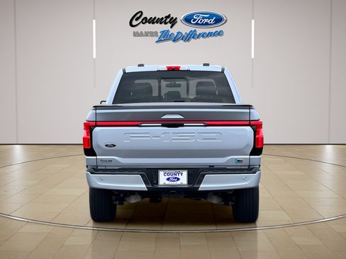 Used 2022 Ford F150 Lightning Lariat AWD/4WD image 4