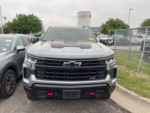 Used 2023 Chevrolet Silverado 1500 LT Trail Boss w/ LT Trail Boss Premium Package AWD/4WD image 2