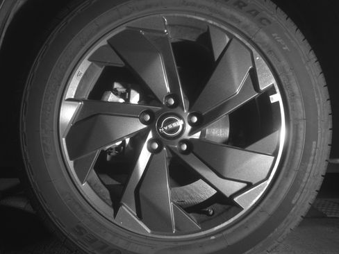 Used 2025 Nissan Rogue SV AWD/4WD image 12