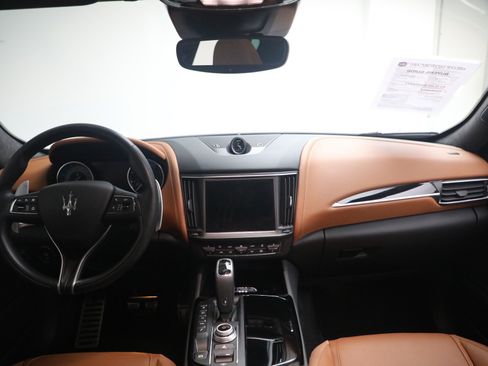 Certified 2022 Maserati Levante GT AWD/4WD image 22