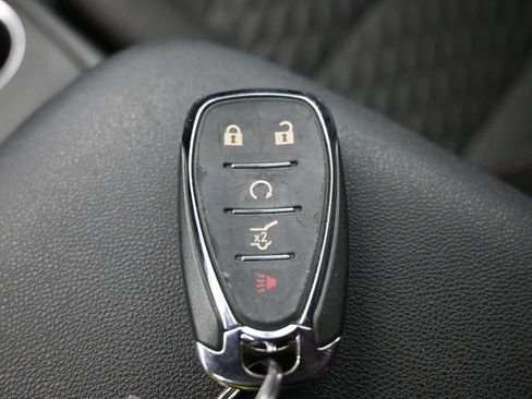 Used 2018 Chevrolet Equinox LT image 32