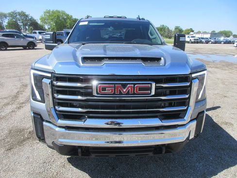 New 2026 GMC Sierra 3500 SLE w/ SLE Value Package AWD/4WD image 12