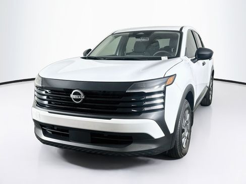 Used 2025 Nissan Kicks S FWD image 3