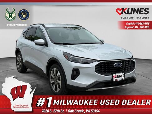 Used 2025 Ford Escape Platinum AWD/4WD image 1