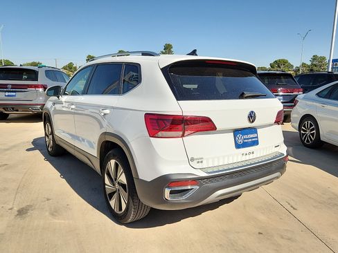 Certified 2024 Volkswagen Taos SE AWD/4WD image 4
