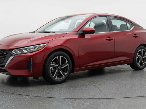 Used 2025 Nissan Sentra SV image 3