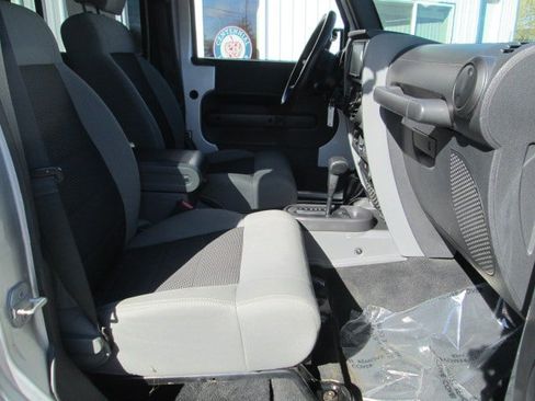Used 2010 Jeep Wrangler Unlimited Sport AWD/4WD image 13