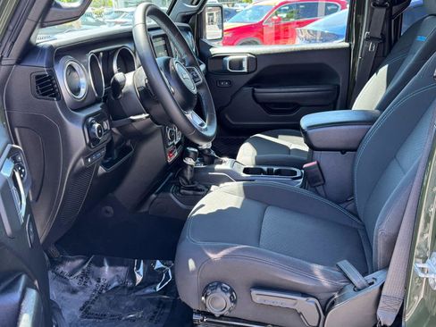 Used 2023 Jeep Wrangler Unlimited Rubicon 4xe AWD/4WD image 25