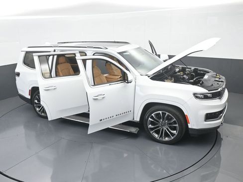 Used 2022 Jeep Grand Wagoneer Series III w/ Rear Seat Video Group 1 image 87