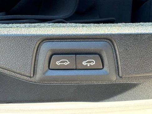 Used 2020 BMW X7 xDrive40i w/ Parking Assistance Package AWD/4WD image 17