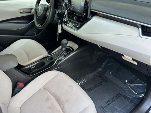 Used 2022 Toyota Corolla LE w/ Carpet Mat Package (TMS) image 31