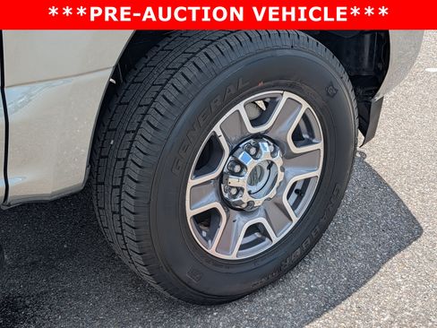 Used 2019 Ford F250 Lariat w/ Lariat Value Package AWD/4WD image 12