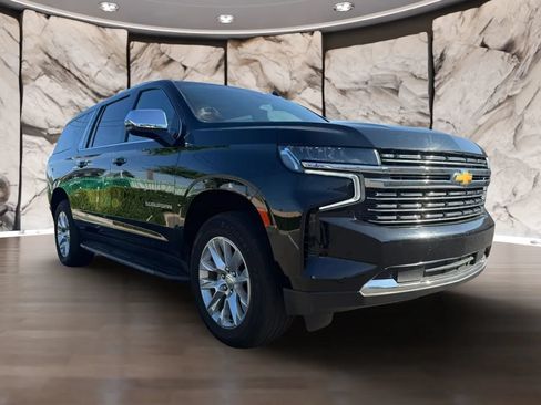 Used 2024 Chevrolet Suburban Premier RWD image 3