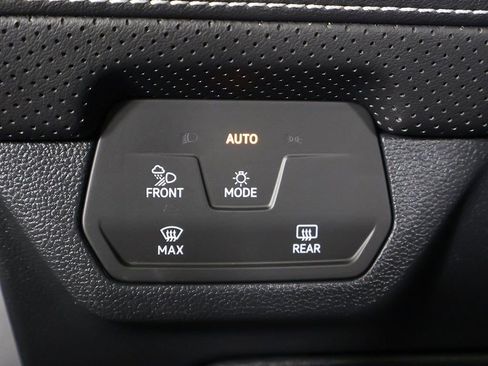 New 2024 Volkswagen Atlas Cross Sport SEL R-Line AWD/4WD image 43