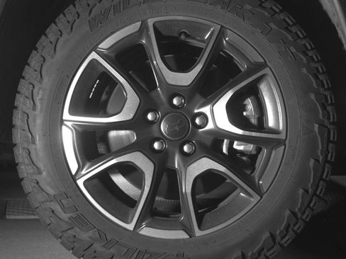 Used 2025 Jeep Compass Trailhawk image 12