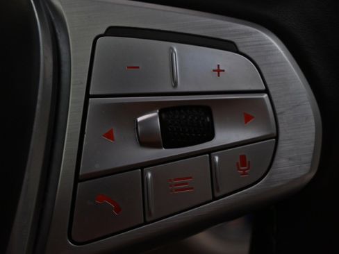 Used 2022 BMW ALPINA B7 xDrive w/ Luxury Rear Seating Package image 32