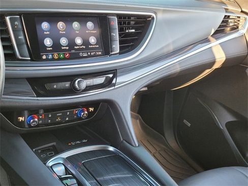 Used 2024 Buick Enclave Premium image 27