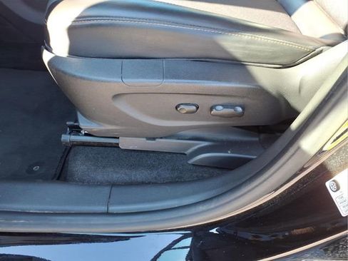 Used 2019 Chevrolet Trax LT w/ LT Convenience Package image 21